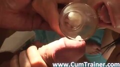 Brunette blows boner for cum Thumb